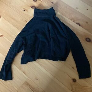 American Eagle black cropped turtleneck